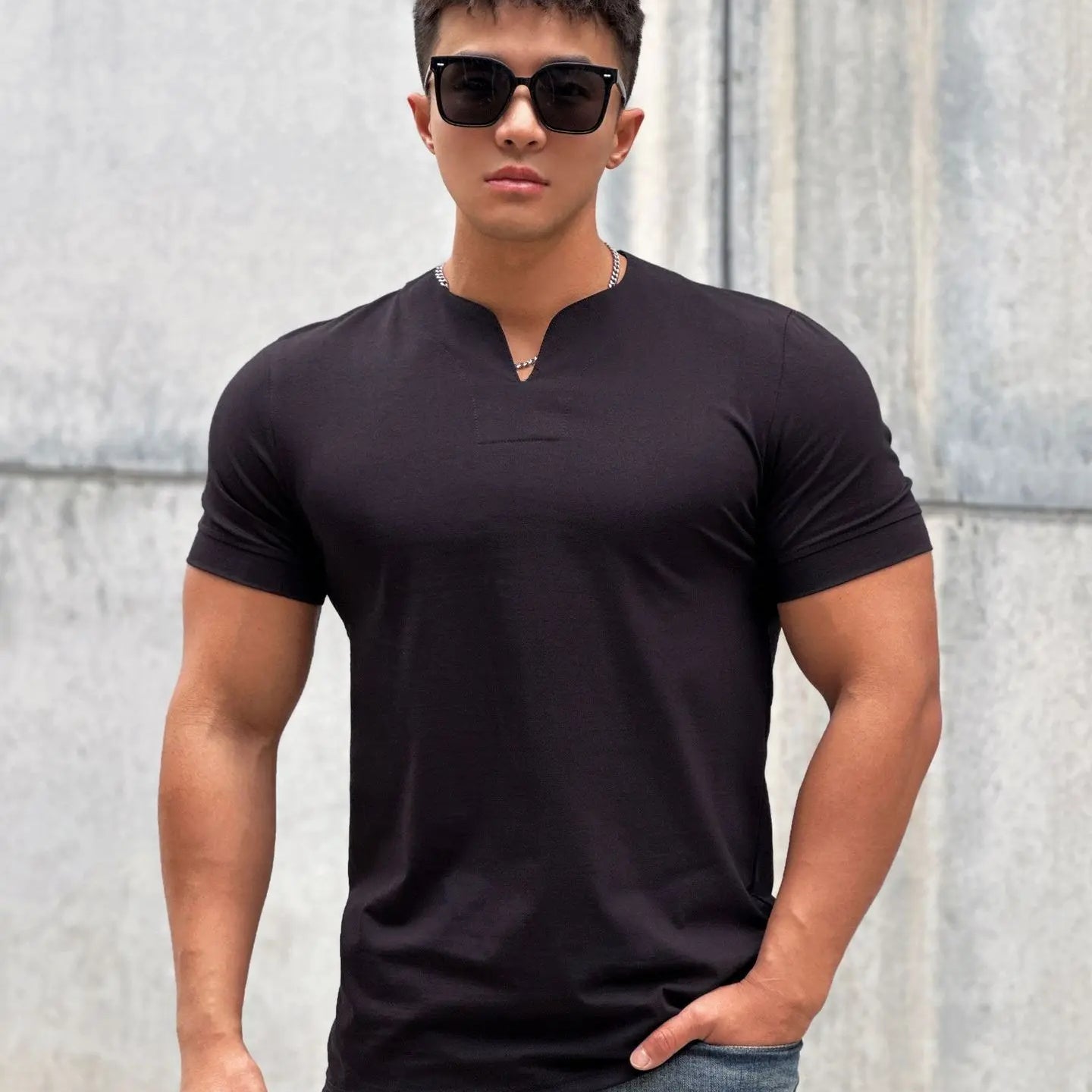 Camiseta Básica Masculina Gola V