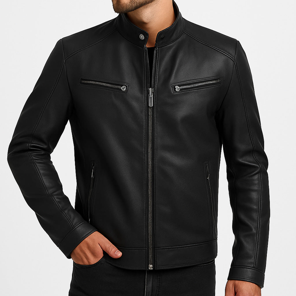 Jaqueta masculina de inverno modelo Fiori, confeccionada em couro resistente e estiloso, ideal para dias frios. Disponível nas cores preto, marrom, vinho, azul e verde, com tamanhos variados do P ao G2. Jaqueta com bolsos frontais, acabamento refinado e caimento moderno. Foto em fundo branco destacando o design premium da peça. Moda masculina, jaqueta masculina inverno, casaco masculino estilo bomber.